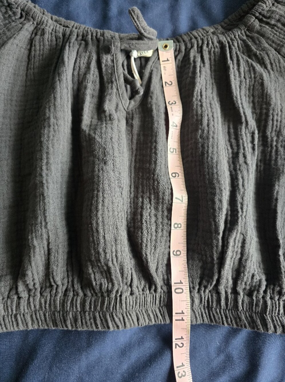 Marine Layer Tiana Double Cloth Cropped Off-Shoulder Blouse In Dark Grey - Picture 4 of 5